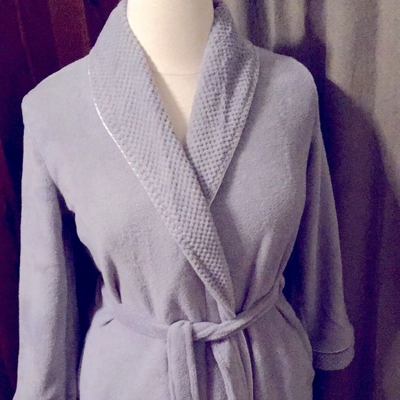 Laura Ashley gray bathrobe size medium. - Picture 6 of 6